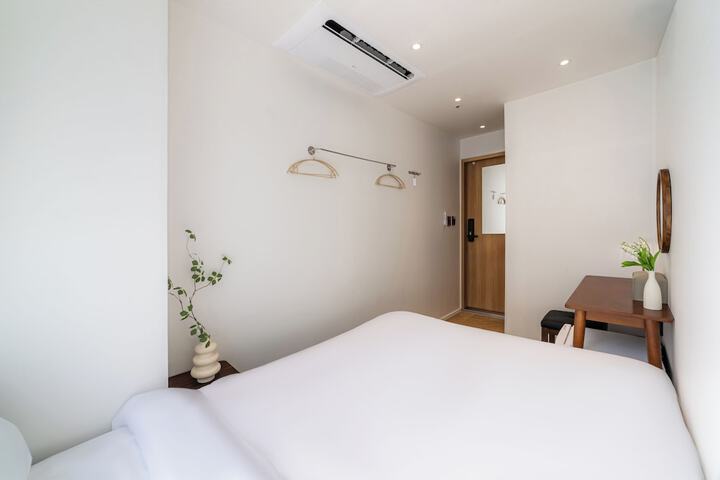 Room 48 of 130