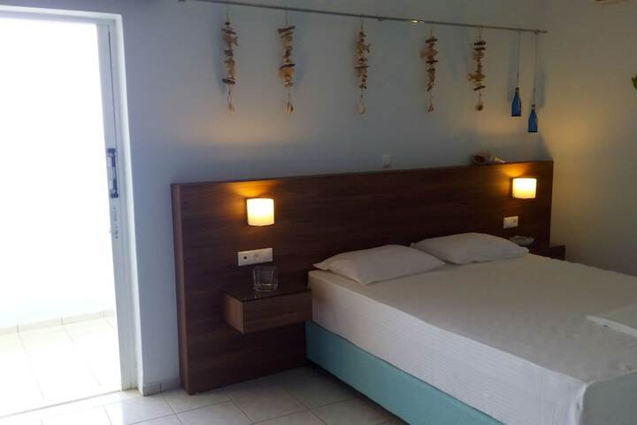 Room 11 of 112