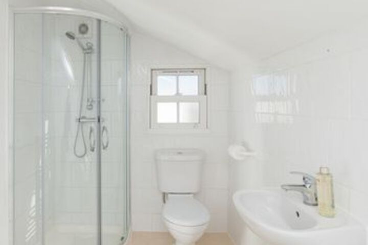 Room 2 of 16