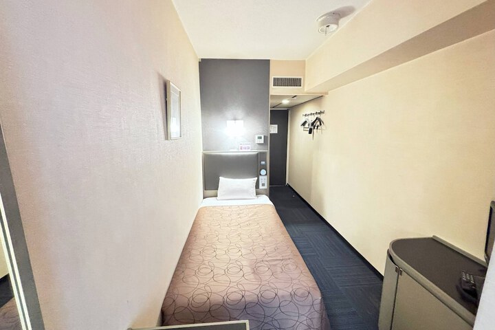 Room 13 of 39