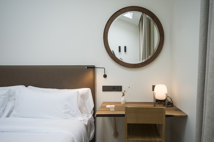 Room 28 of 90