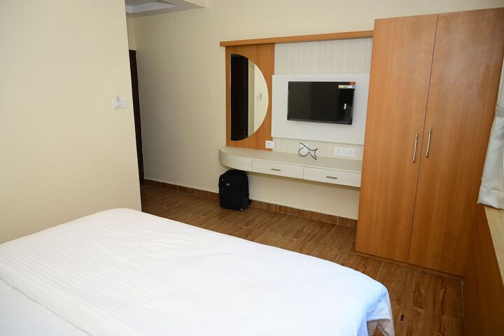 Room 13 of 38