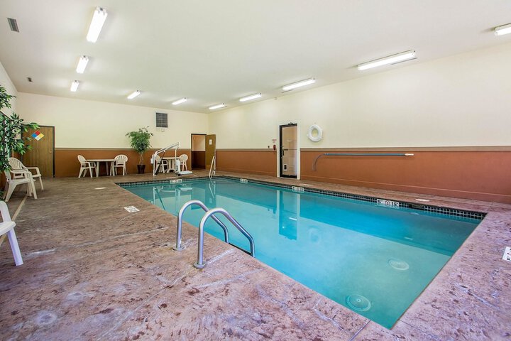 Pools & Facilities