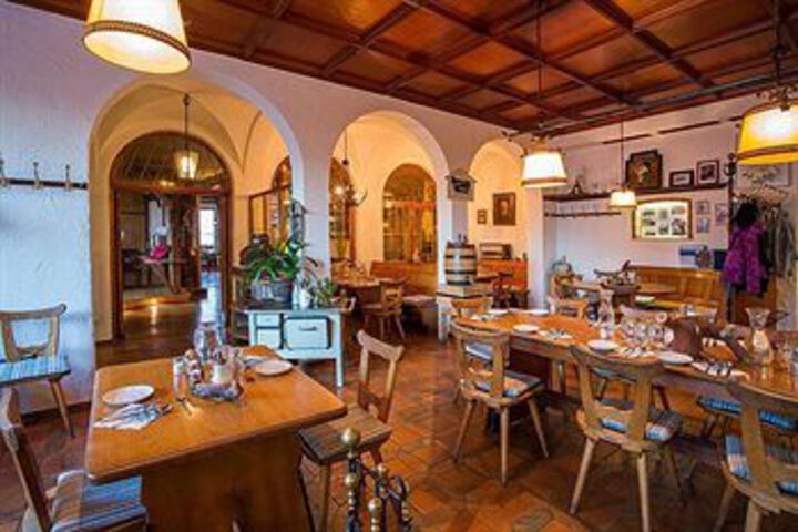Dining 18 of 20