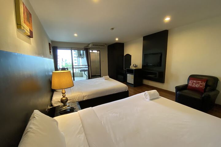 Room 35 of 186