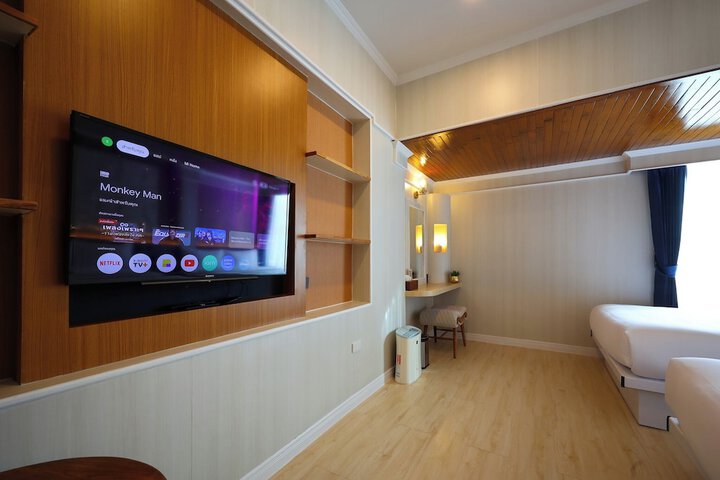 Room 11 of 86