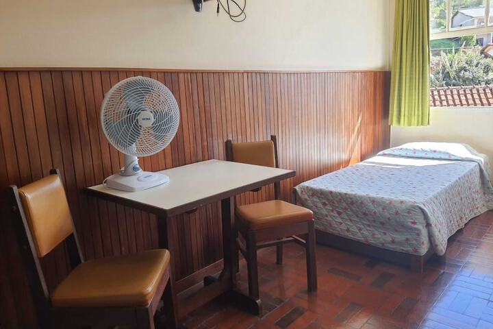 Room 40 of 121