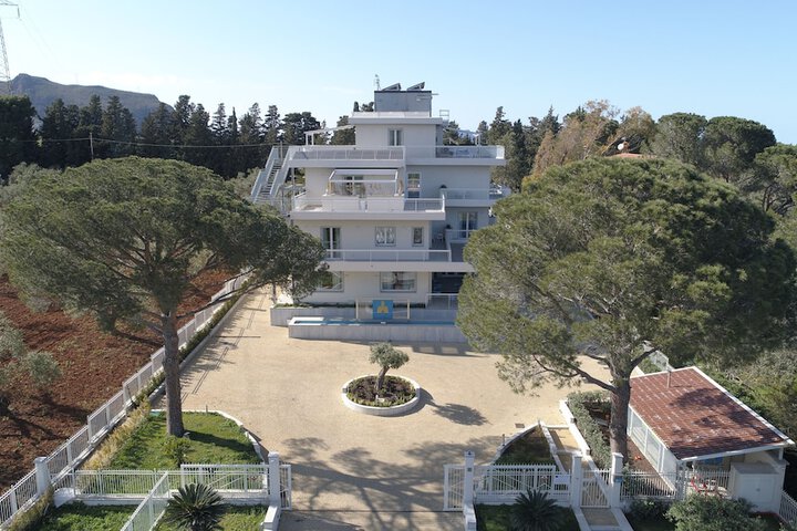 Hotel 68 of 69