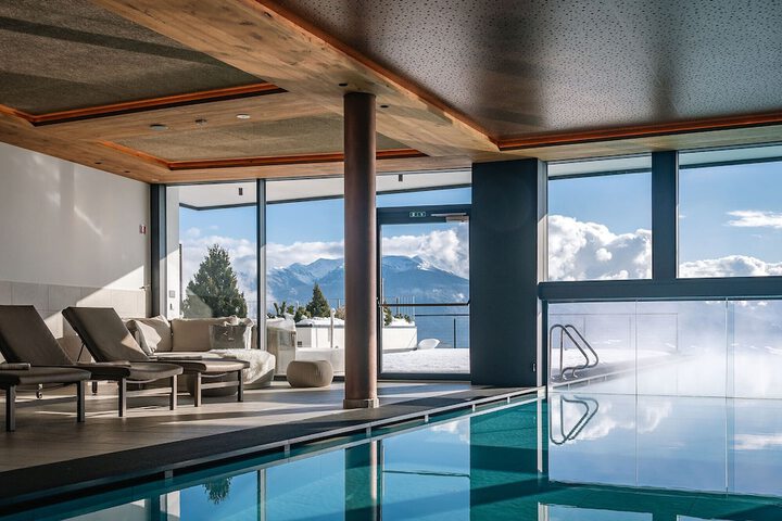 Pool 75 of 221