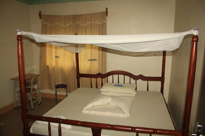 Room 15 of 52