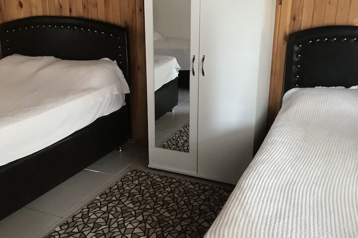 Room 7 of 37