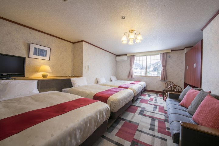 Room 7 of 72