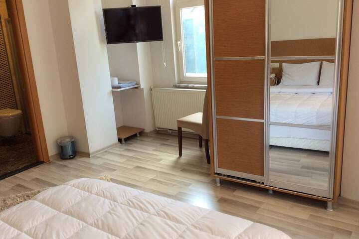 Room 14 of 39