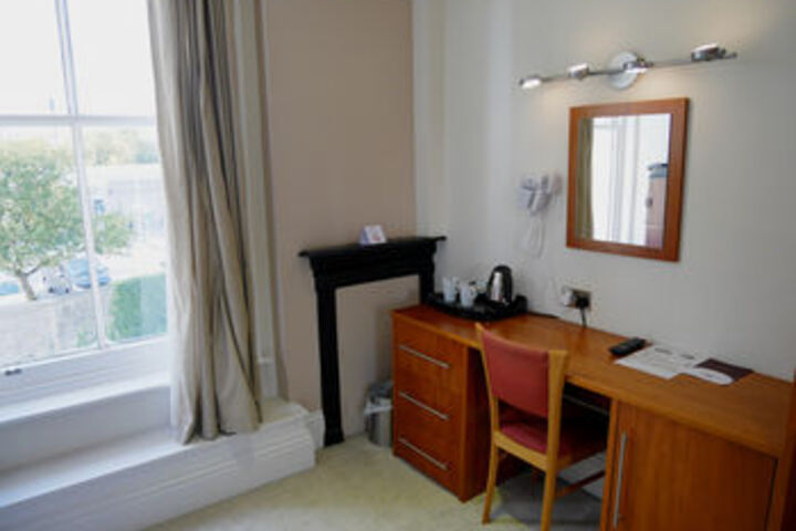 Room 14 of 32