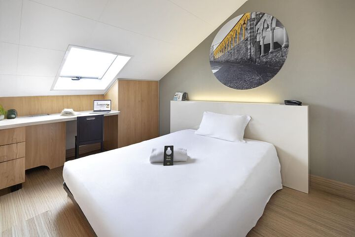 Room 14 of 46