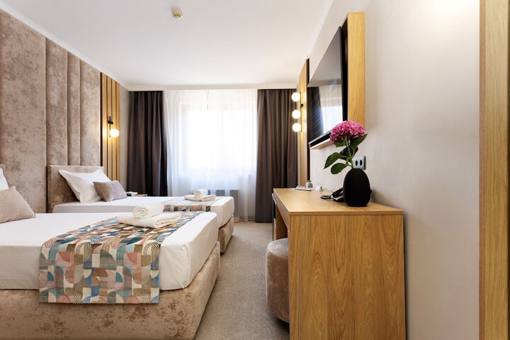 Room 4 of 112