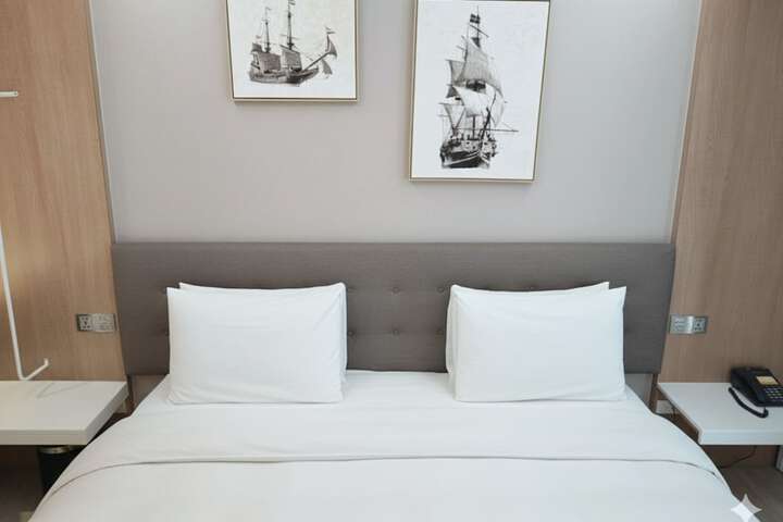 Room 46 of 120