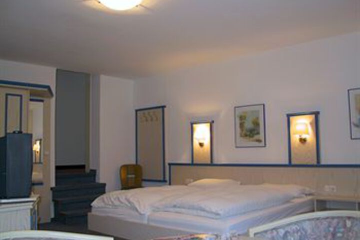 Room 6 of 29