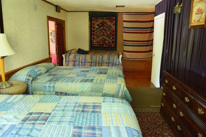 Room 61 of 128