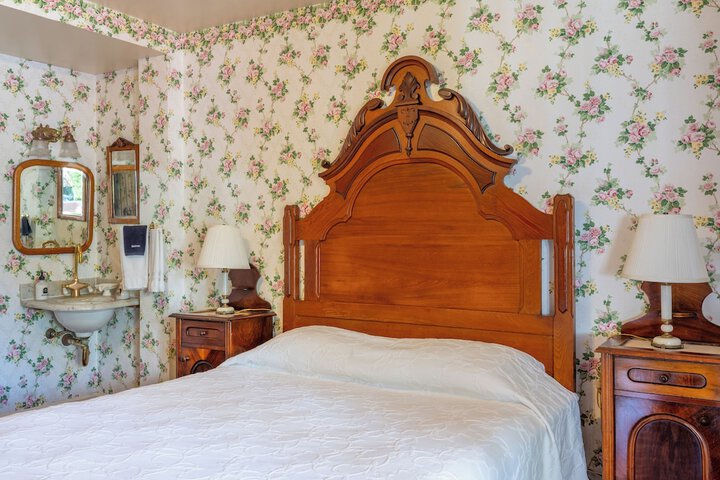 Room 49 of 111