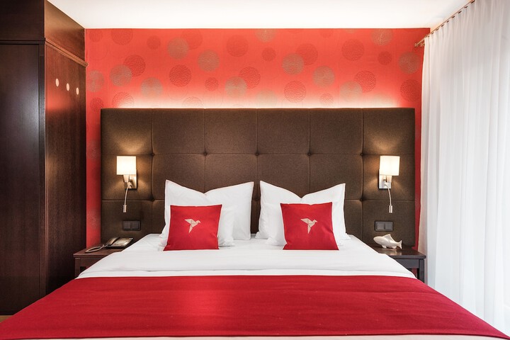 Room 28 of 68