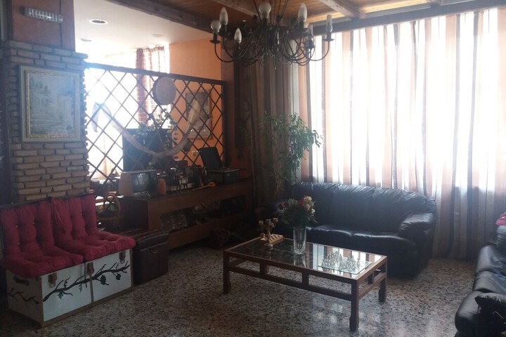 Lounge 42 of 66