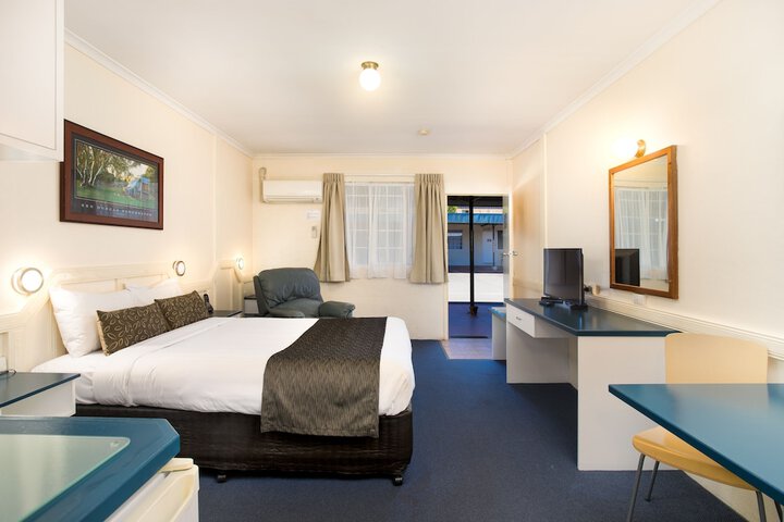 Room 10 of 23