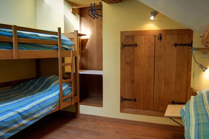 Room 4 of 27