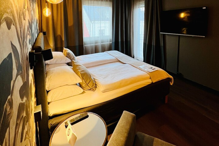 Room 34 of 68