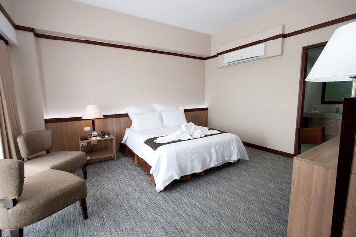 Room 28 of 156