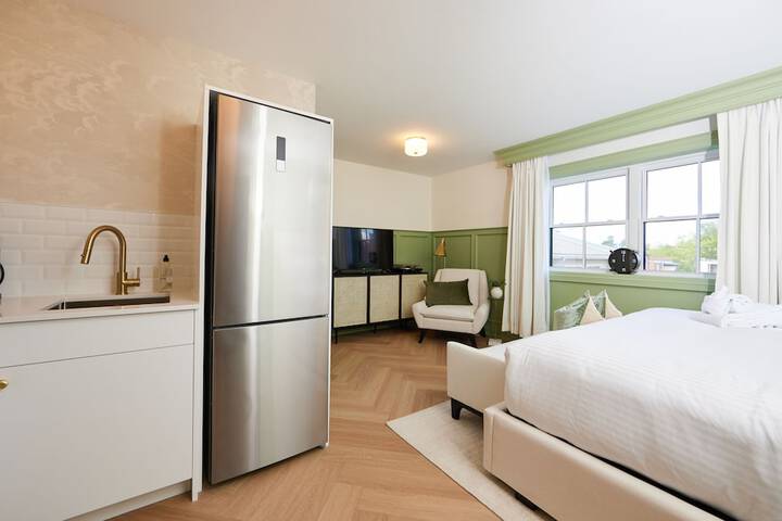 Grand Room 1 King Bed Balcony City View (19 of 48)