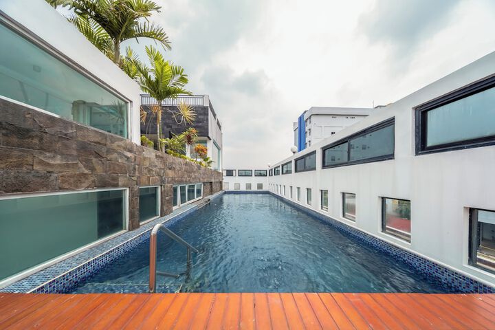 Pool 11 of 15