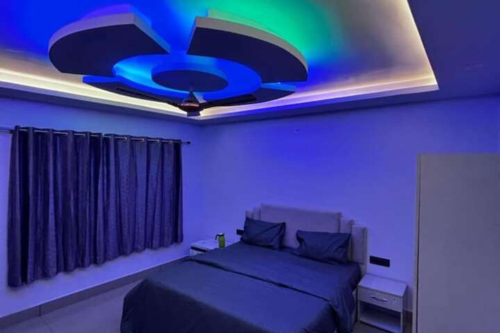 Room 3 of 8