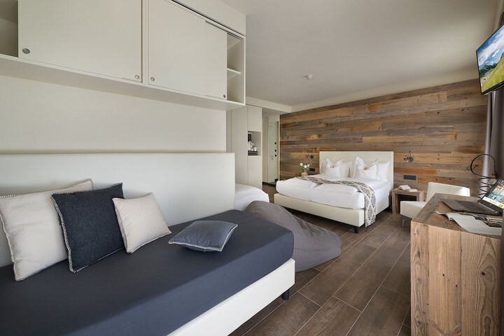 Room 26 of 162