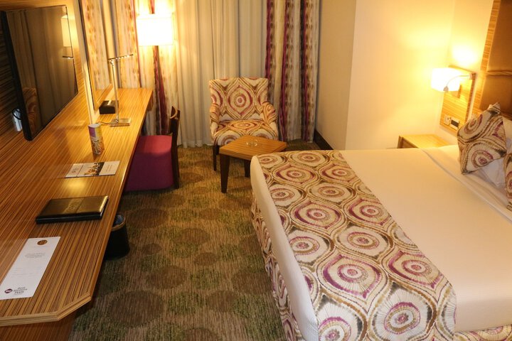Room 22 of 106