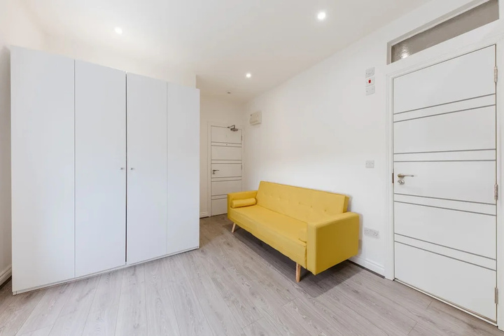Room 2 of 17