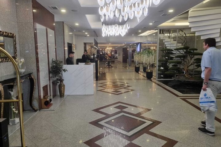 Entrance & Lobby