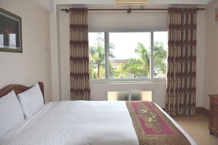 Room 8 of 40