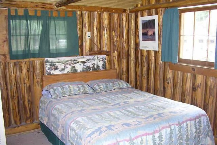 Room 14 of 218