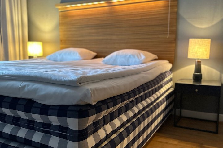 Room 8 of 37