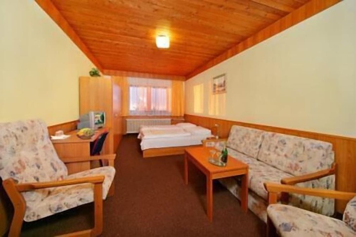 Room 3 of 21
