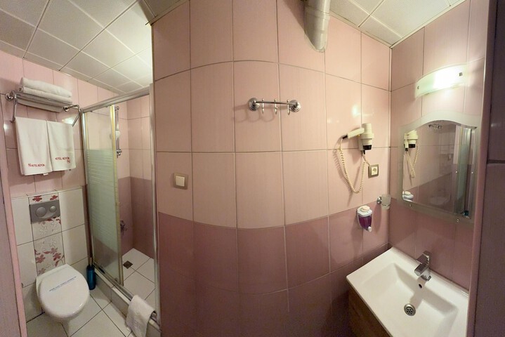 Room 20 of 35