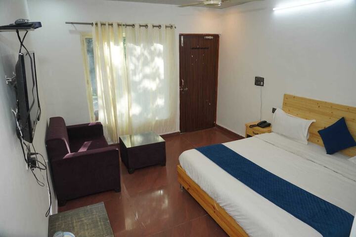 Room 5 of 28