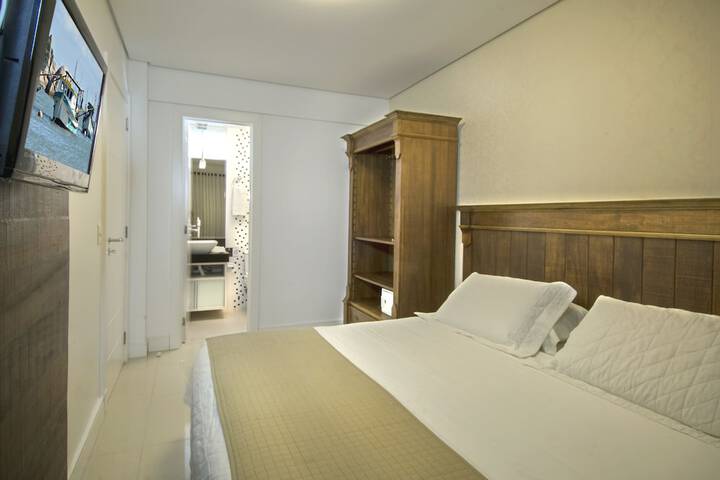 Room 7 of 94