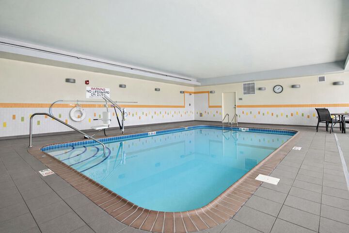 Hotel Pool