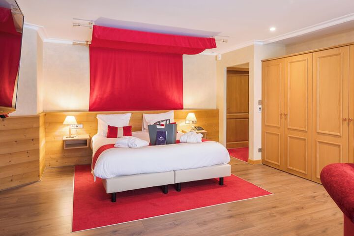 Room 28 of 120