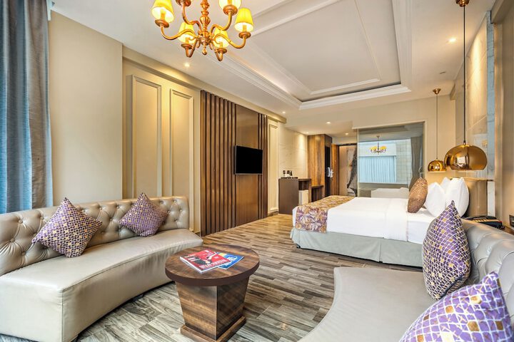 Room 41 of 102
