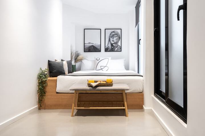 Room 26 of 100