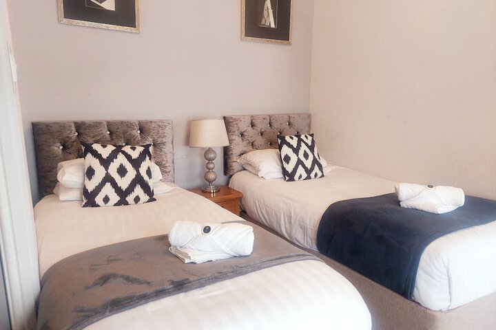 Room 6 of 19