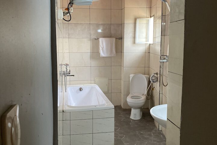 Room 13 of 21
